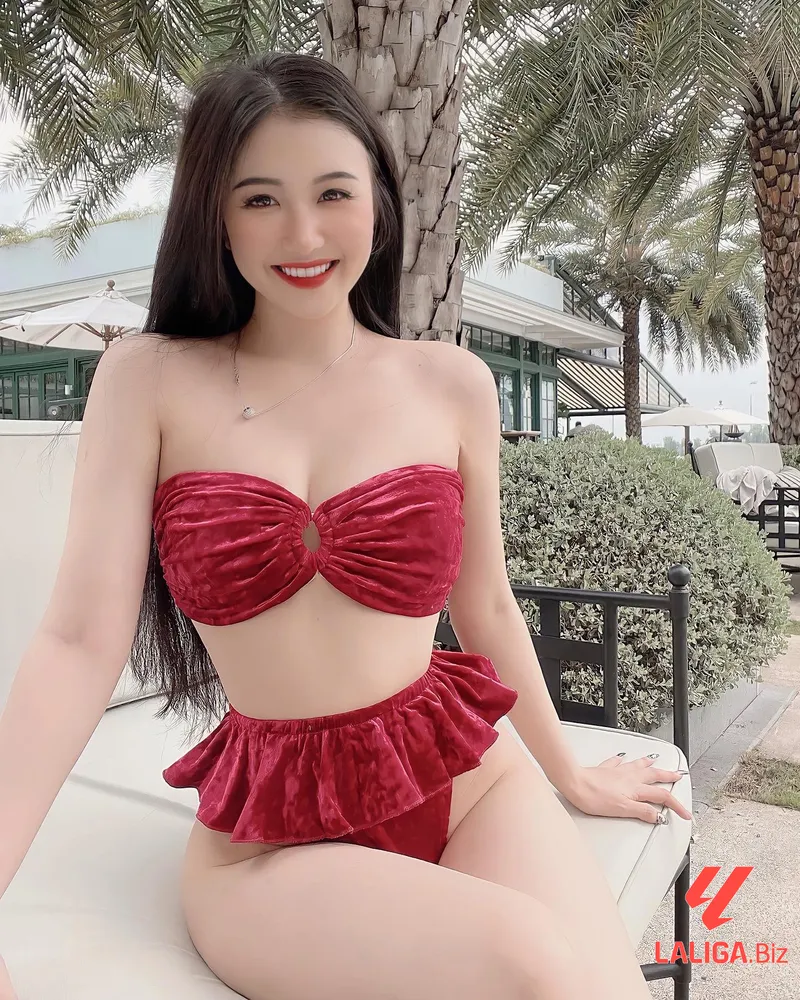 Phan Ngọc Anh Thư bikini 7